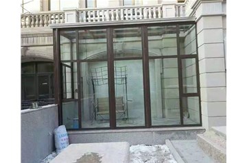 山西別墅陽光房的設(shè)計要考慮哪些因素？鋒登陽光房