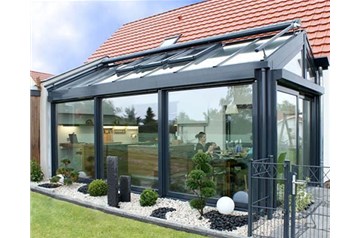 太原鋼結構陽光房應該如何制作？鋒登陽光房門窗公司